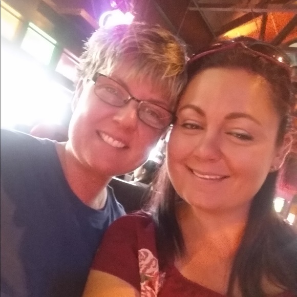 Meet your Posher, Shirley - Picture 1 of 2